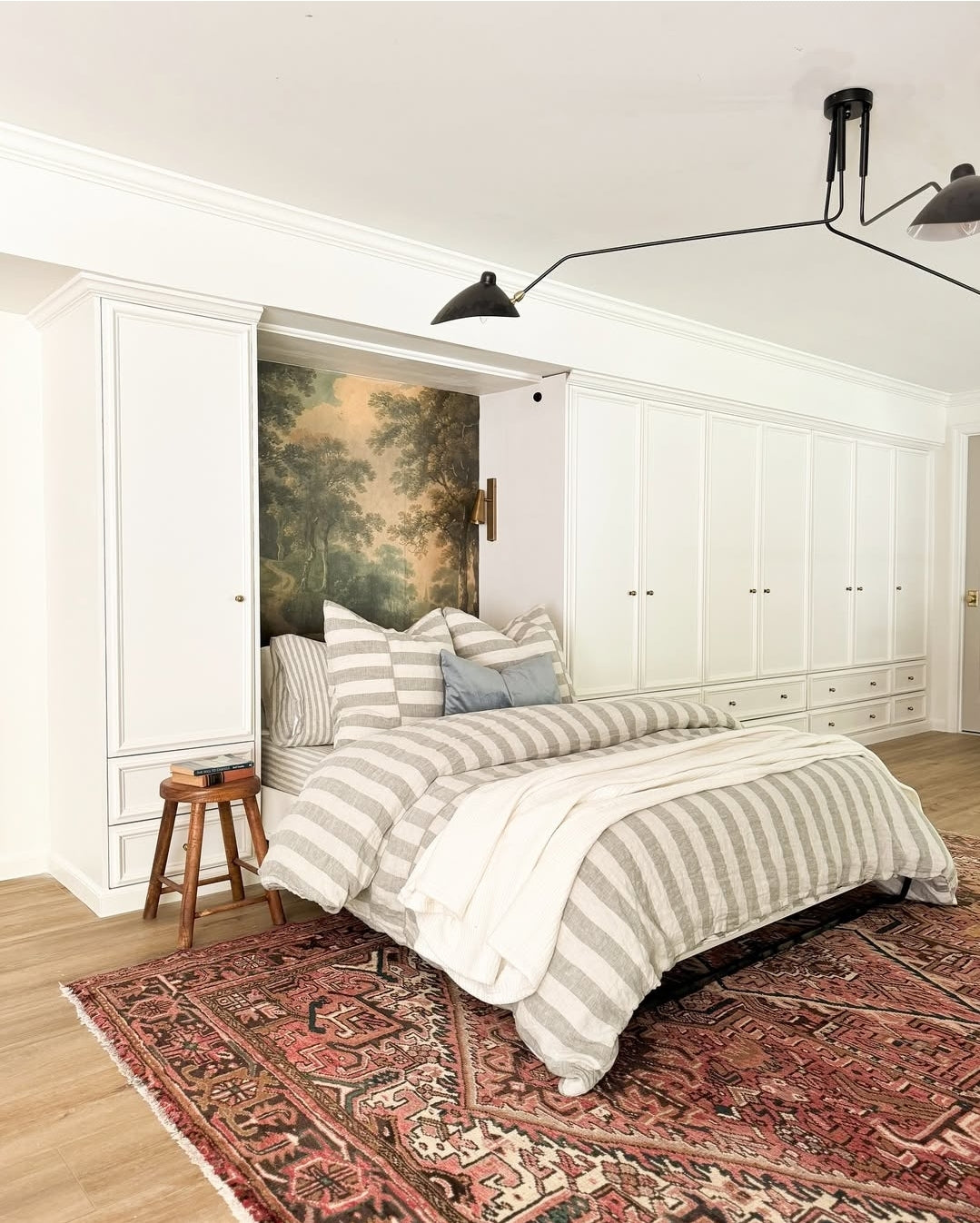Vertical Murphy Bed - Queen size