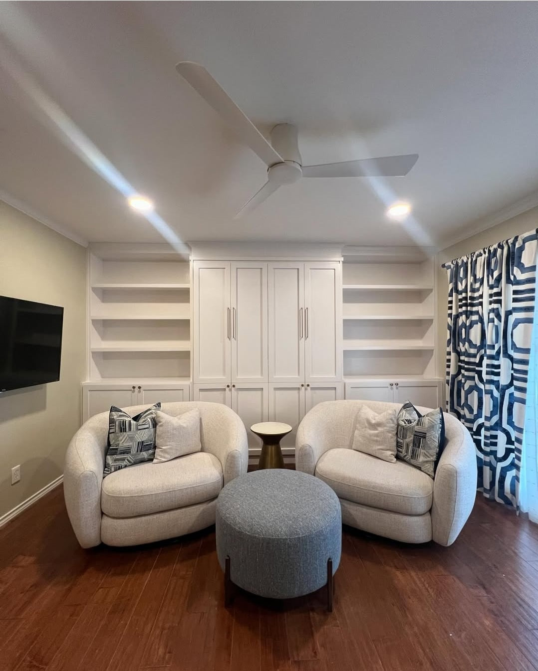 Vertical Murphy Bed - Long Single size